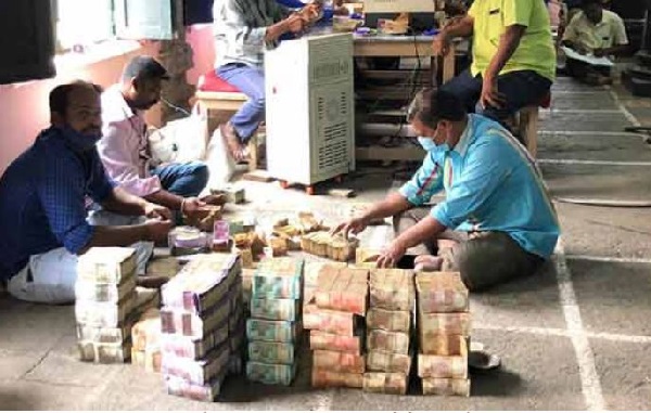 அருணாசலேஸ்வரர் கோவிலில் ரூ.60 லட்சம் உண்டியல் காணிக்கை!