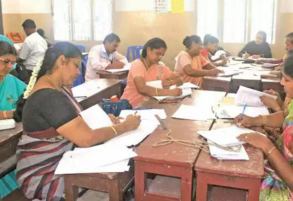 10, 12 ஆம் வகுப்பு பொதுத்தேர்வு விடைத்தாள்களை திருத்தும் பணி  இன்று முதல் தொடக்கம்!