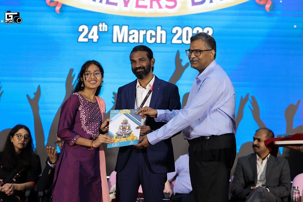 GITAM felicitates top achieving students in Bengaluru