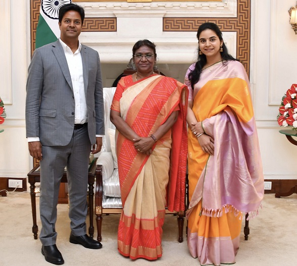 Dr. S Gurushankar, Chairman of Madurai’s Meenakshi Group of Hospitals, Visits Hon’ble President of India